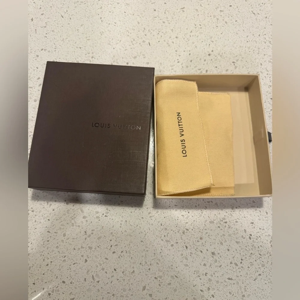 Louis Vuitton Damier Graphite Dragonne LV Key Holder NWB